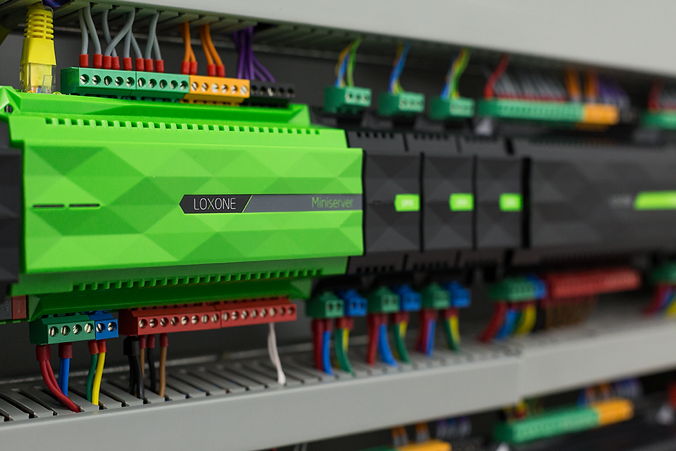 Loxone will recieve the spotmarket prices from our MYSQL Database in our server
