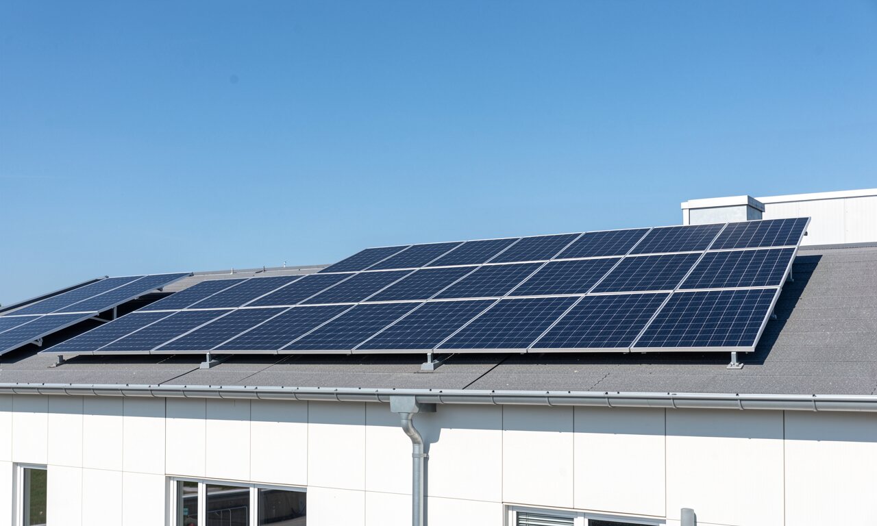 Photovoltaik-Monitor: Was er ist und wie du ihn nutzt
